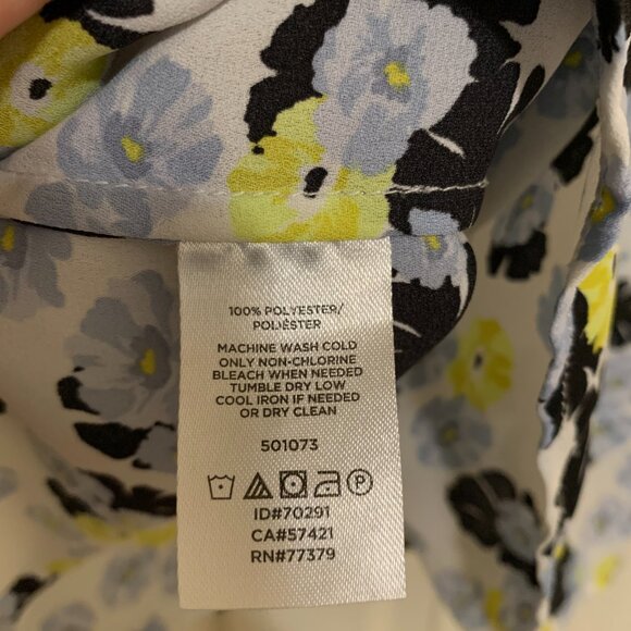 Ann Taylor Flutter Short Sleeve Top EUC - Picture 3 of 4